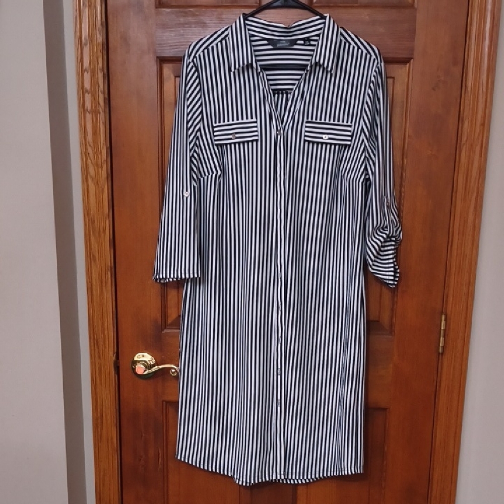 New Without Tag Very Cute Black and White Striped Shirt Dress